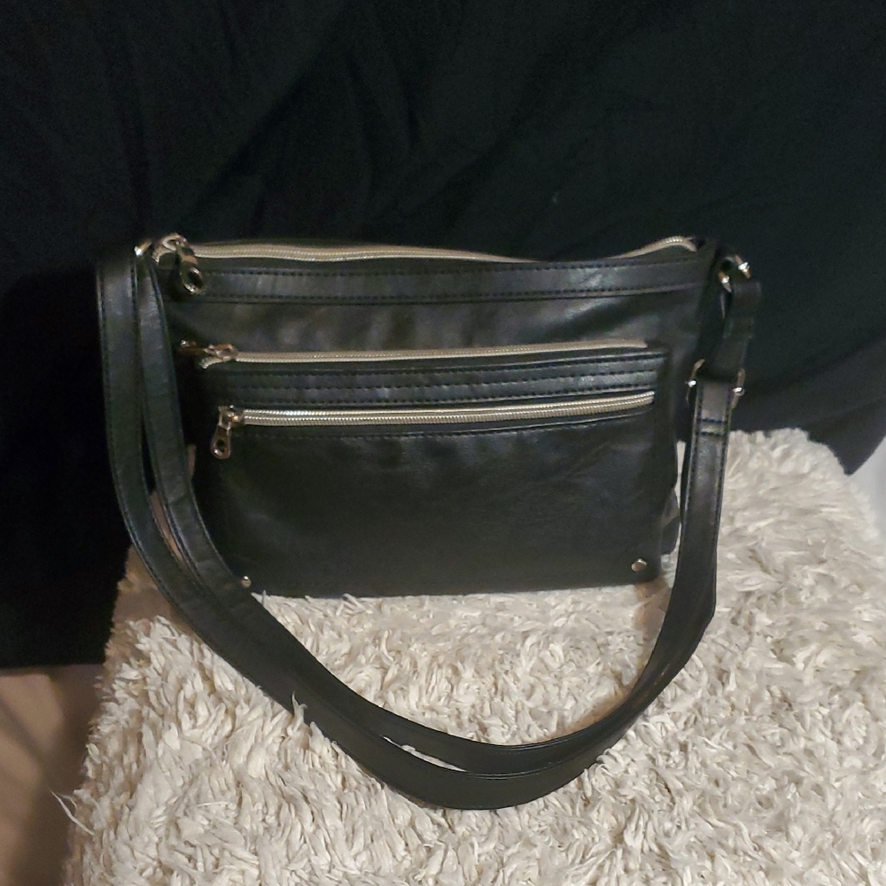 Elegant Black Leather Shoulder Bag